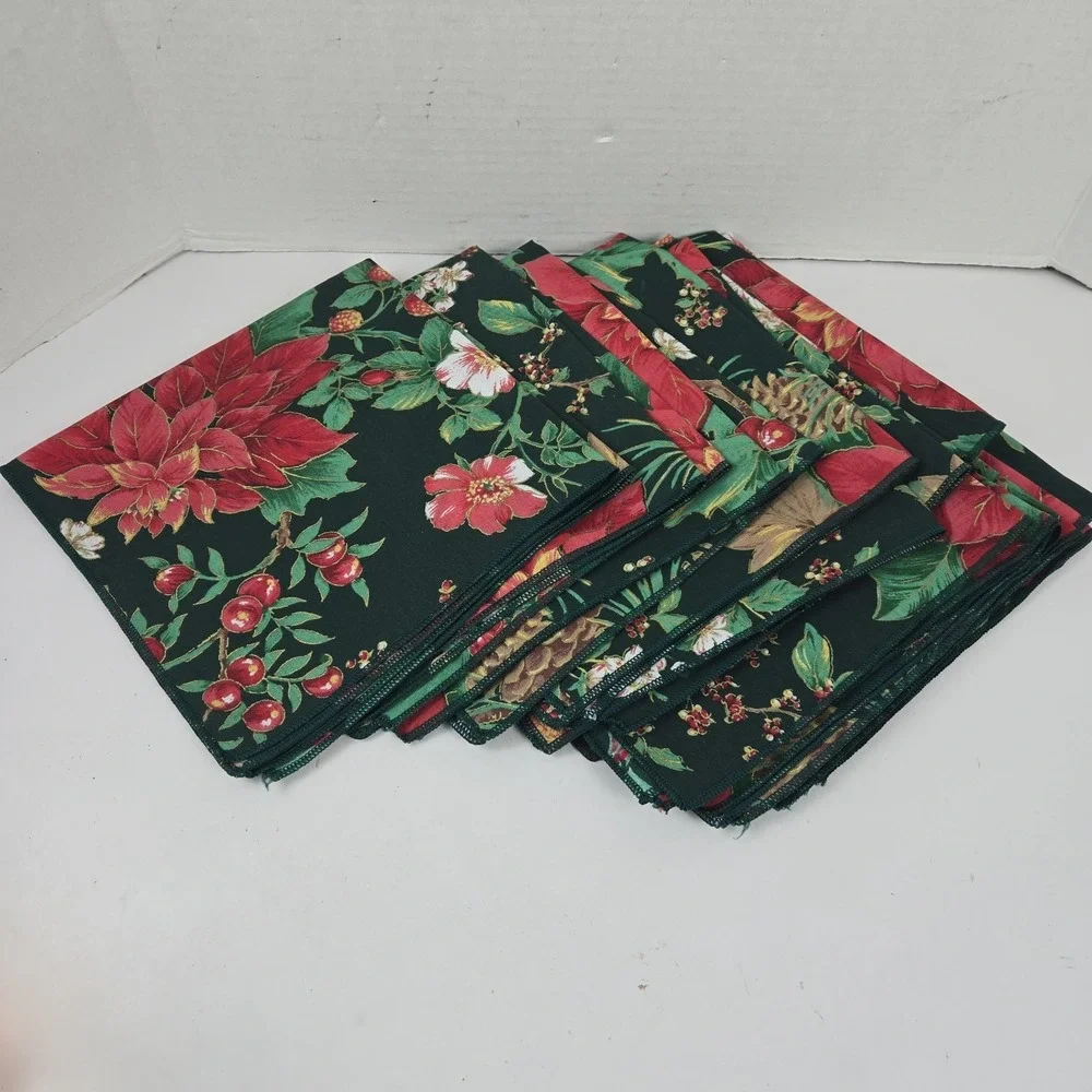 Lot Of 15 Vintage Cloth Christmas Napkins Green & Red Poinsettias 17x17